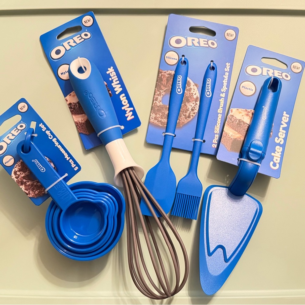 Oreo Brand Set of 4 baking/cooking utensils